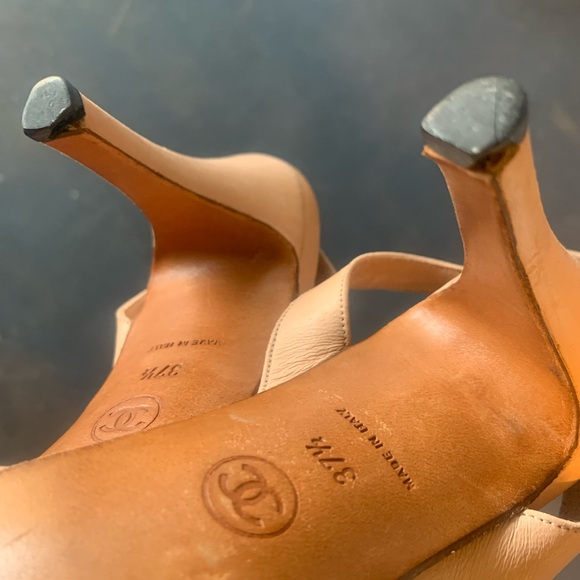 CHANEL lambskin logo sling back sandals - Picture 15 of 16